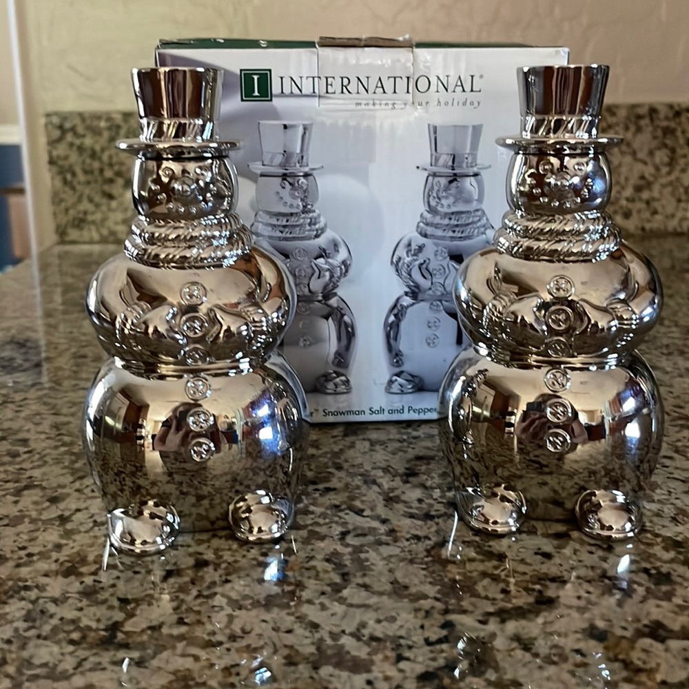 NIB International Snowman Salt & Pepper Set